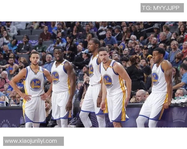 勇士与公牛常规赛激战回顾球员表现与战术分析全景呈现