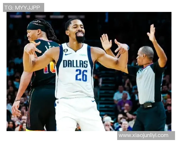 布克领衔太阳对决独行侠双方明星球员激烈碰撞引发期待