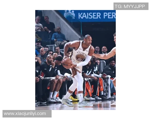 勇士与快船激战正酣1月14日精彩对决引发球迷热议 勇士与快船激战正酣1月14日精彩对决引发球迷热议